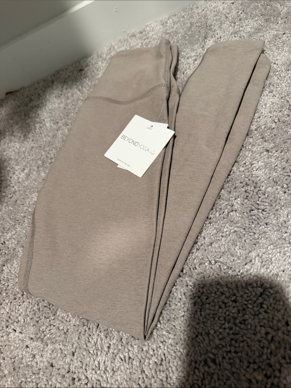 XS Beyond Yoga Spacedye Caught in the Midi high waisted legging NWT - Picture 3 of 6